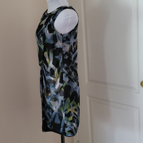 Abstract Dress - Picture 4 of 7